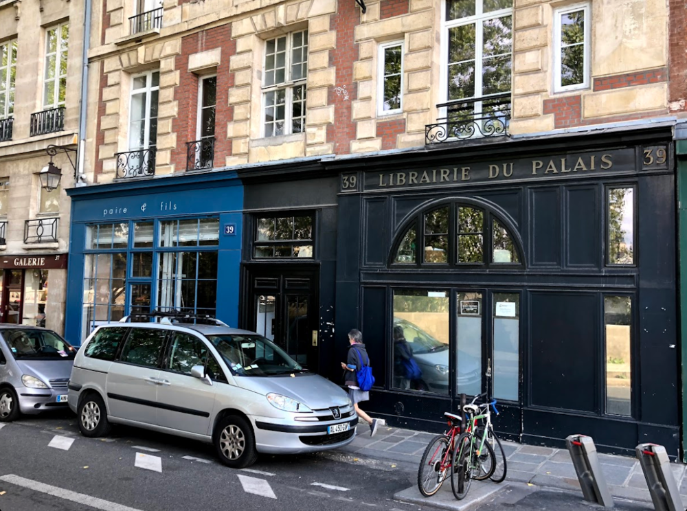 Street view of Librairie du Palais at 39 Rue
