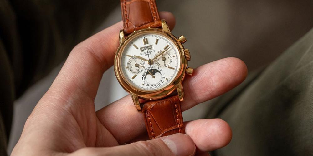 Patek Philippe ref. 3970 released in 1986